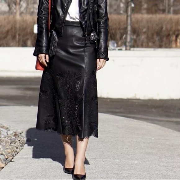 SOLD OUT NWT ZARA FAUX LEATHER SKIRT - Picture 1 of 10